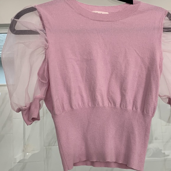 Lavender top with see through puffy sleeve - Picture 3 of 3